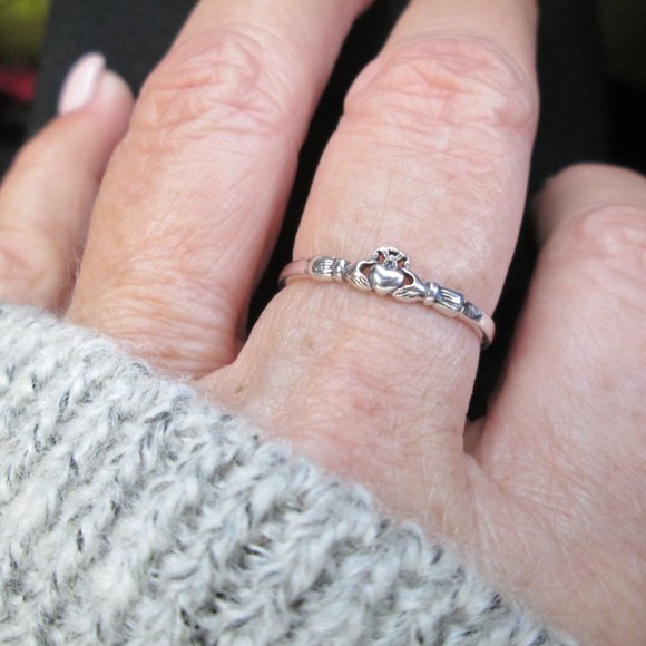Dainty 925 Sterling Claddagh Ring, 925 Celtic Ring, Friendship, Love, Loyalty - Picture 7 of 7